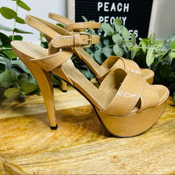 Stuart Weitzman - Nexus Platform Patent Sandals 8 - Picture 3 of 15